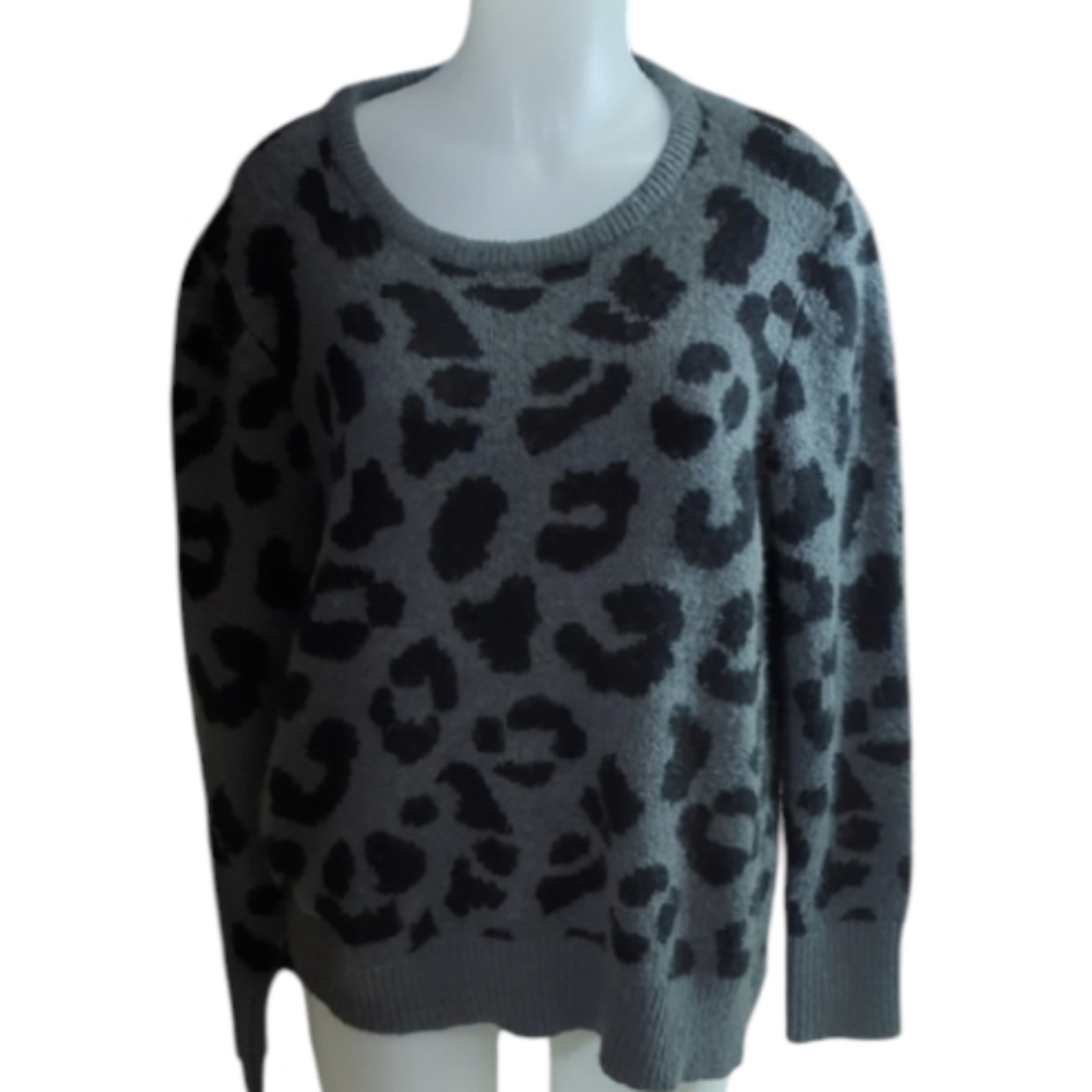 6/$15 Cozy Leopard Print Crewneck Sweater – Gray/Black (XXL) | By George - Picture 1 of 15
